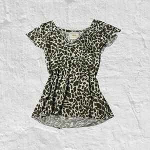 Maeve Anthropologie Top Womens Sz S Green White Giraffe Abstract Print V Neck